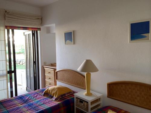 Imagen de la galería de 3 bedrooms appartement at Olhos de Agua 800 m away from the beach with shared pool furnished garden and wifi, en Olhos de Água