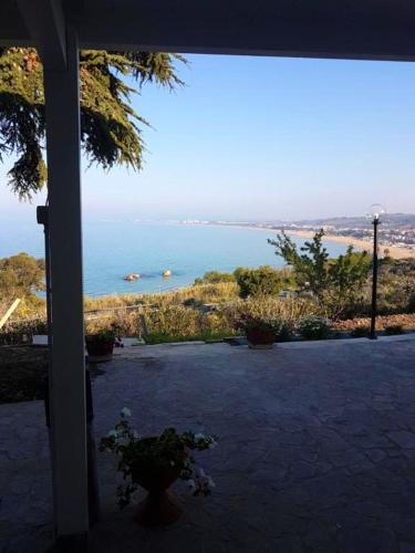 2 bedrooms house with sea view and furnished garden at Vasto 4 km away from the beach