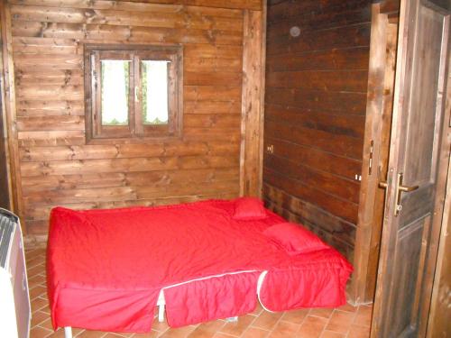 صورة لـ 2 bedrooms chalet with furnished terrace at Giarola في Busana