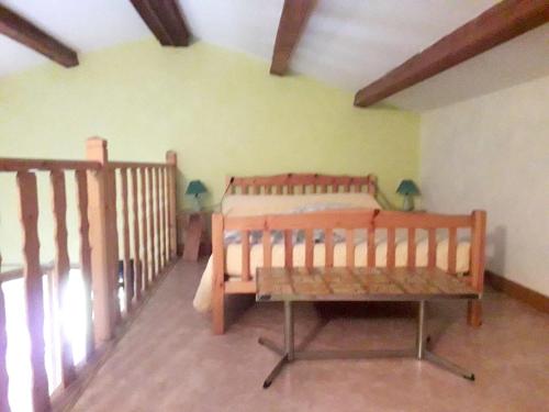 Ένα ή περισσότερα κρεβάτια σε δωμάτιο στο Appartement charmant au Luc avec piscine partagée, 42 m²