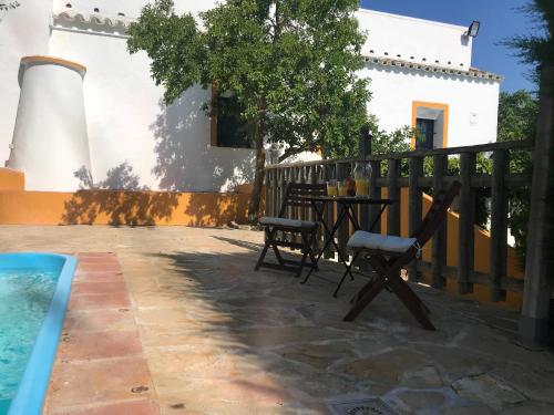 Бассейн в Elegant Villa in El Saucejo with Private Pool или поблизости