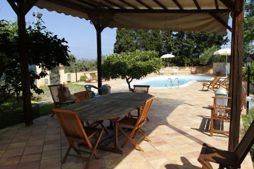 2 bedrooms appartement with furnished terrace and wifi at Paceco 3 km away from the beach