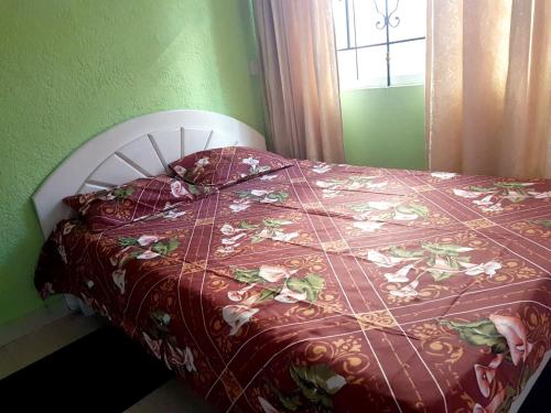 Spacious Apartment Trou aux Bichesにあるベッド