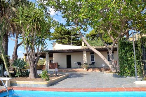 Afbeelding uit fotogalerij van 3 bedrooms villa at Sciacca 400 m away from the beach with sea view private pool and enclosed garden in Case San Marco