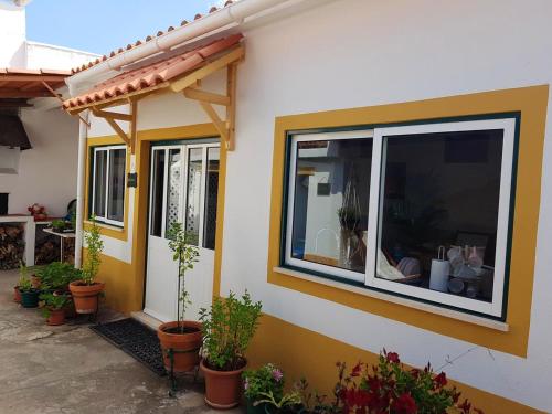 Fotografie z fotogalerie ubytování Charming House Santarém + Pool v destinaci Santarém