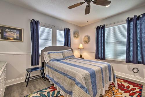 A bed or beds in a room at Downtown Ocean Springs Duplex with AandC 1 Mi to Beach