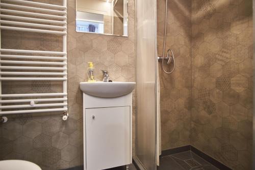 Koupelna v ubytování KM33 Apartments - Budapest - hostAID