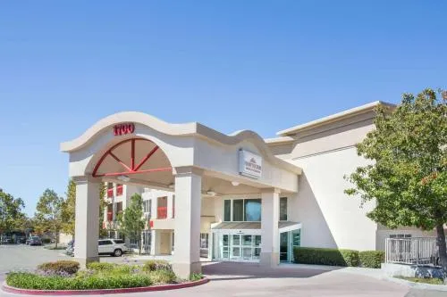 Hawthorn Suites by Wyndham Livermore in Livermore