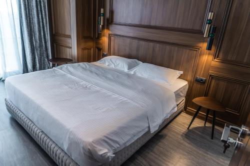 バールにあるDollaku Apartmentsのギャラリーの写真