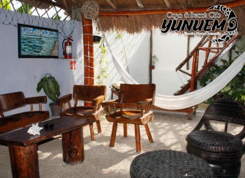 TV a/nebo společenská místnost v ubytování Casa & Beach Club Yunuem