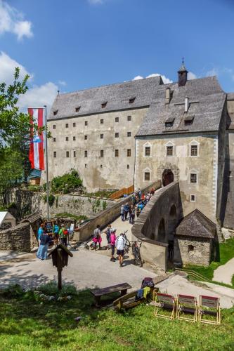 Gallery image of Burg Altpernstein in Untermicheldorf