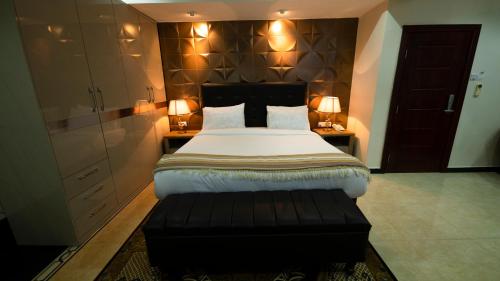 Cama o camas de una habitación en Lantana Hotel