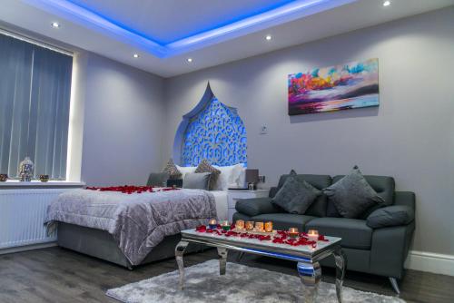 Ruang duduk di Aphrodite Suites Huddersfield