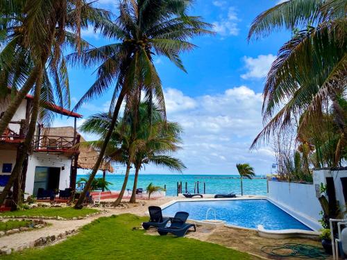 Bazén v ubytovaní Casa CARIBE Cancun alebo v jeho blízkosti