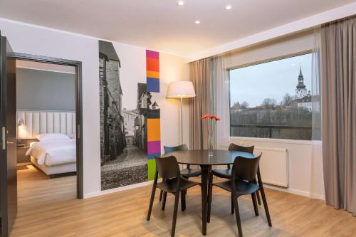 Postel nebo postele na pokoji v ubytování Park Inn by Radisson Meriton Conference & Spa Hotel Tallinn