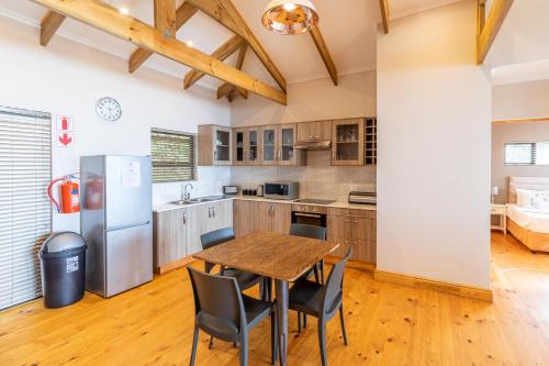 Kuchyň nebo kuchyňský kout v ubytování Boardwalk Lodge – Self-Catering