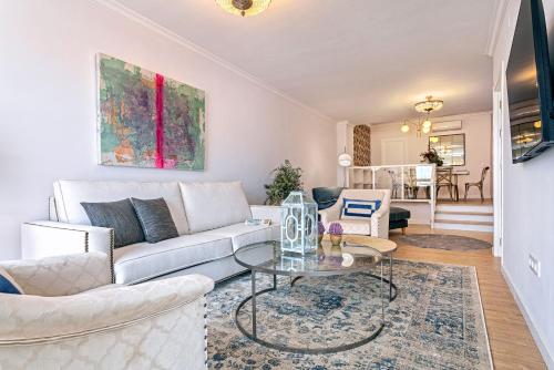 TV a/nebo společenská místnost v ubytování Genteel Home San Pablo