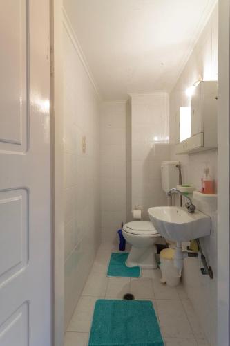 Bright comfy flat near the beach & the city center