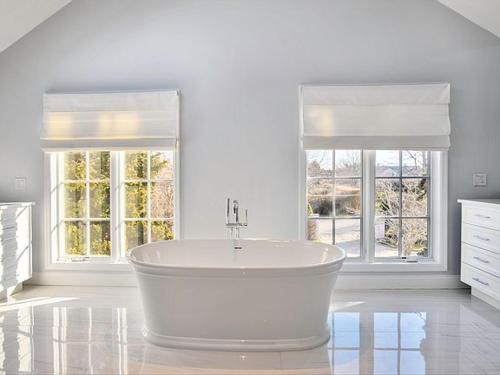 Gambar di galeri bagi Villa Noyaan - Luxury with pool di Southampton