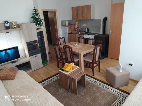 Kuchyň nebo kuchyňský kout v ubytování Vila Tutić Apartman 1 i Apartman 2