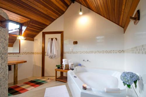 Kylpyhuone majoituspaikassa Pousada Colher de Chá