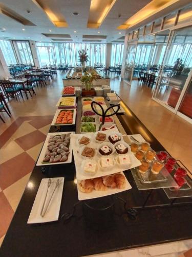 Mad på resortet eller i nærheden