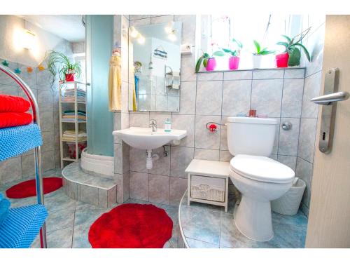 Kúpeľňa v ubytovaní Modern Apartment in the Heart of Split with Private Garden