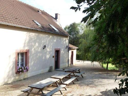 Maison de 7 chambres avec jardin amenage et wifi a Nevoy