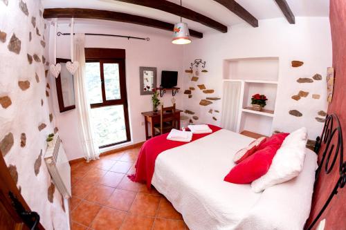 Foto de la galería de One bedroom house with shared pool jacuzzi and furnished terrace at Laroya en Laroya
