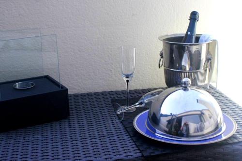 Nápoje v ubytování Spacious Apartment in Malpica with Sea and Mountain Views - 110 m²