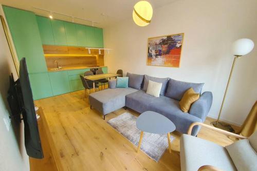 Luxury Green Apartment - Center - Balcony View - Free Parking