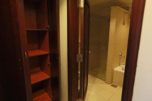 Ένα μπάνιο στο marina 1 apartment with sea view 303B