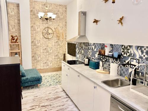 Кухня или мини-кухня в Saint Ferdinand
