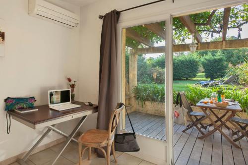 Zahrada ubytování minivilla lilas indépendante à Calvi avec jardin et piscine jardin et bbq