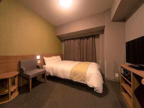 Μια τηλεόραση ή/και κέντρο ψυχαγωγίας στο Dormy Inn Osaka Tanimachi
