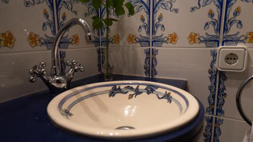 Um banheiro em Juma Historic Hotel