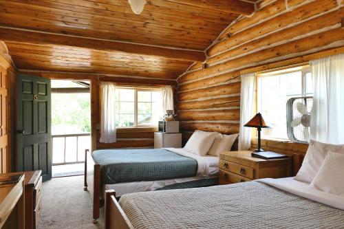Легло или легла в стая в Trail Shop Inn
