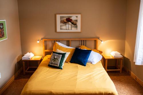 Postel nebo postele na pokoji v ubytování Myers Cave Resort