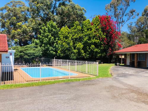 Kolam renang di atau dekat dengan Central Coast Motel