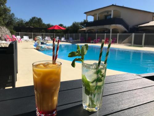 Photo de la galerie de l'établissement LE PARADIS ACQUIS, à Labastide-de-Virac