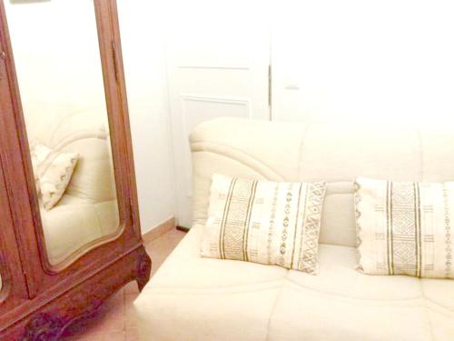 Et opholdsområde på Studio charmant à Pierrefeu-du-Var, 20 m², piscine partagée