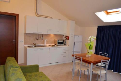 Kjøkken eller kjøkkenkrok på One bedroom appartement with wifi at Rimini