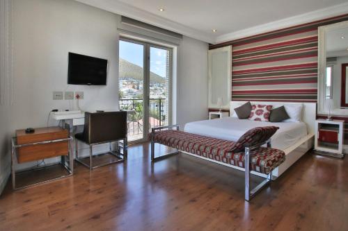 Lova arba lovos apgyvendinimo įstaigoje Cape Royale 1 Bedroom Luxury Apartments with Mountain View