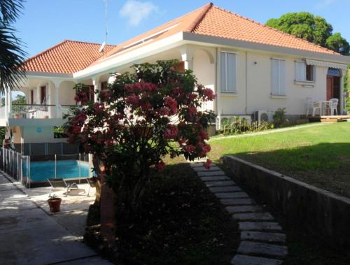 Studio charmant à Sainte-Anne, 23 m², piscine partagée