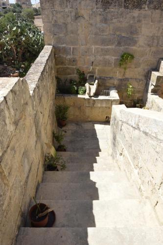 Foto 400YR Farmhouse in Xaghra Gozo - Entire Farmhouse 6