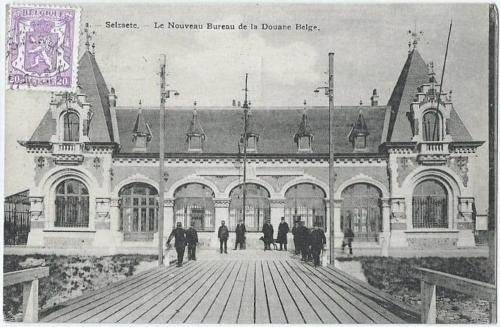 une ancienne photo en noir et blanc d'un bâtiment dans l'établissement B&B Tolkantoor, à Zelzate