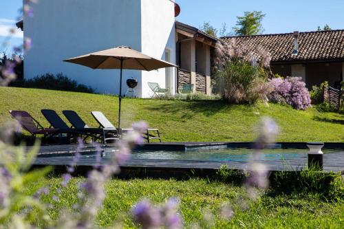 Zahrada ubytování ROSTAGNI1834: VILLA WITH 2 APTS AND POOL IN THE BAROLO REGION