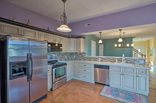 Gallery image of Colorful Abode with Yard, 9 Mi to Sesame Place! in Bristol