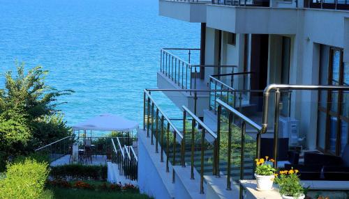 Gallery image of Апартаменти Бяла Клиф на плажа - Apartments Byala Cliff First Line in Byala