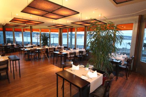 Restaurace v ubytování Hotel Engel am Bahnhof